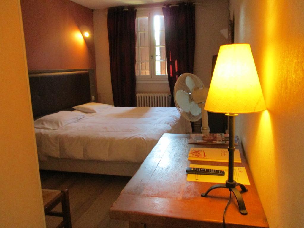 Hôtel La Flambée Bergerac Exterior foto
